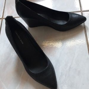 Calvin Klein Barbie textured snake wedge 7